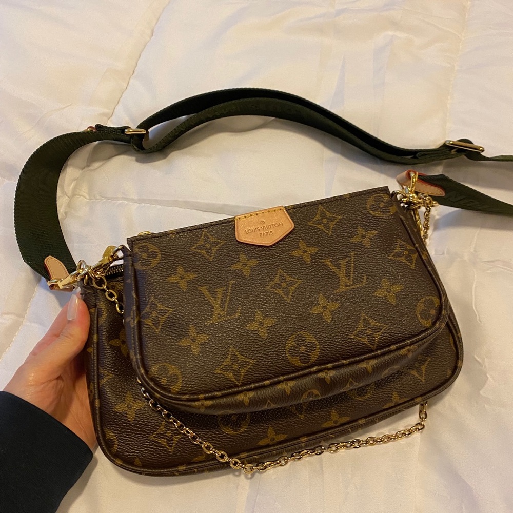 ✨FLASH SALE ✨ Louis Vuitton Multi Pochette